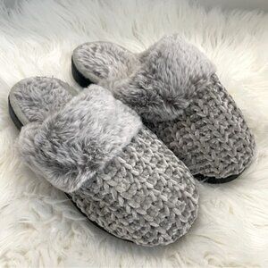 New Grey Sweater Knit Faux Fur Slippers Size Small 5 6 bin 1V